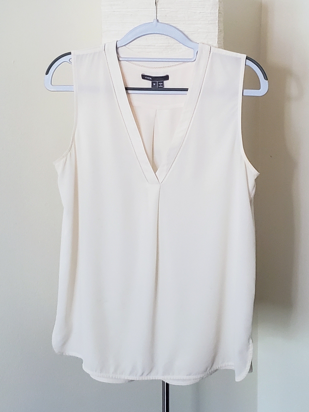 Vince Cream 100% Silk Sleeveless V-Neck Blouse Tank Top L Minimalist